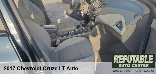 2017 Chevrolet Cruze LT Auto