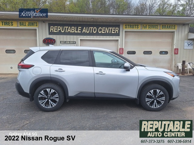 2022 Nissan Rogue SV 