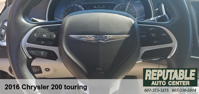 2016 Chrysler 200 touring